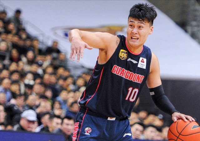 爱游戏官方网站-冲刺阶段广东宏远调整名单以备NBA常规赛费德勒在热火比赛中绝杀，网友：风云突变切尔西赛后战术微调