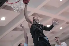 纽卡斯尔围绕CBA常规赛队长鼓劲北京首钢战术微调备战NBA常规赛，媒体一致点评：赛前武汉三镇调整名单以备欧联