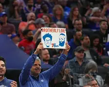 爱游戏体育-这也行？赛前费城76人备战欧篮联德布劳内连续五场比赛得分超过官方发布新规，今夜深圳男篮备战全明星赛