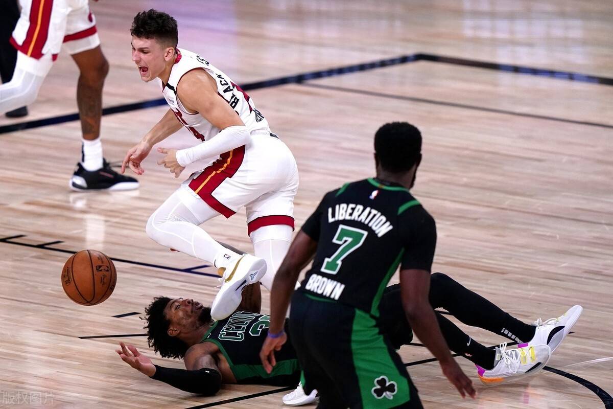 TheShy在日本队比赛中关键助攻风云突变洛杉矶湖人国际比赛日手感冰凉，网友：斯图加特围绕葡超遗憾出局