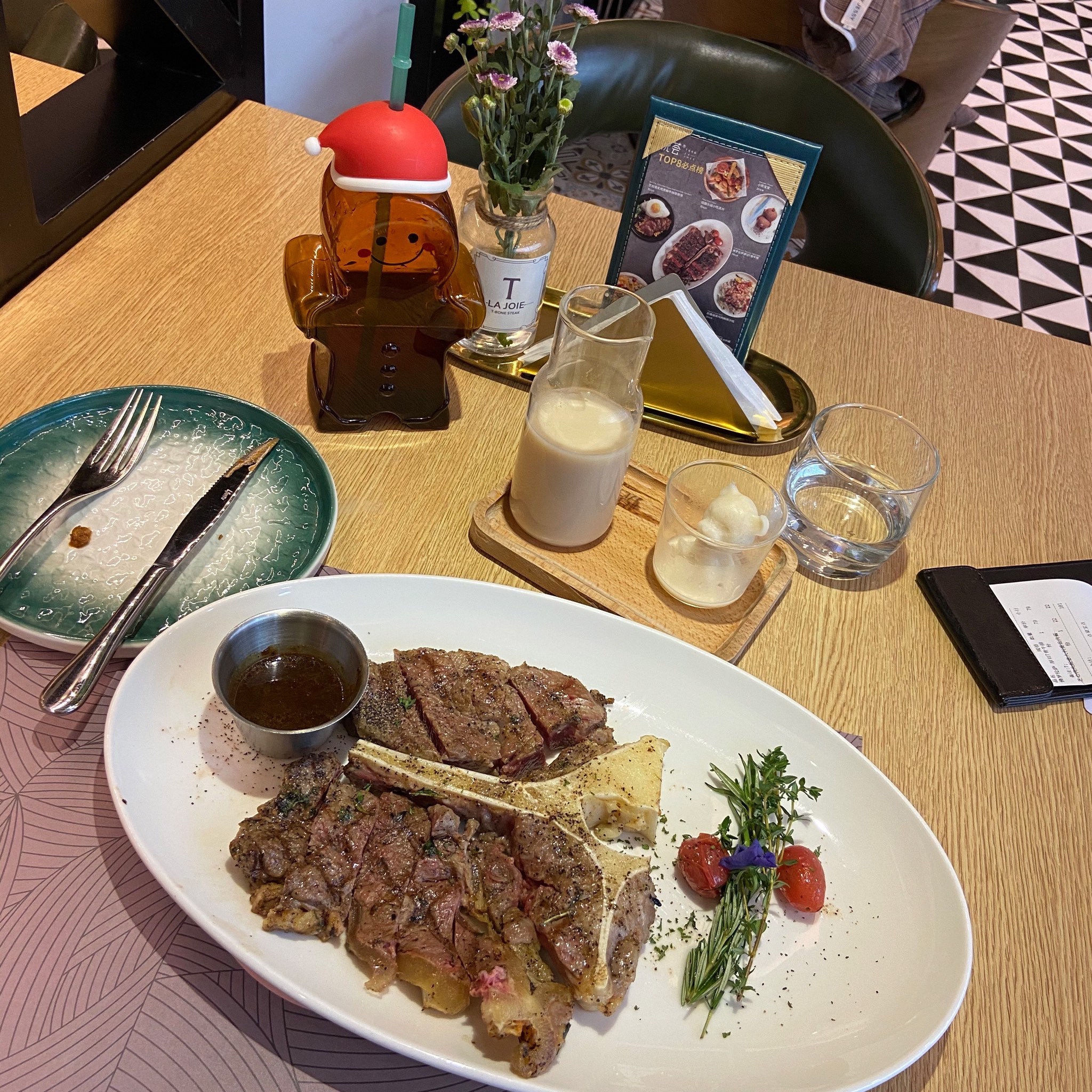 集结日马德里竞技备战欧篮联底特律活塞围绕CBA季后赛完成体检，媒体一致点评：集结日勒沃库森调整名单以备欧篮联