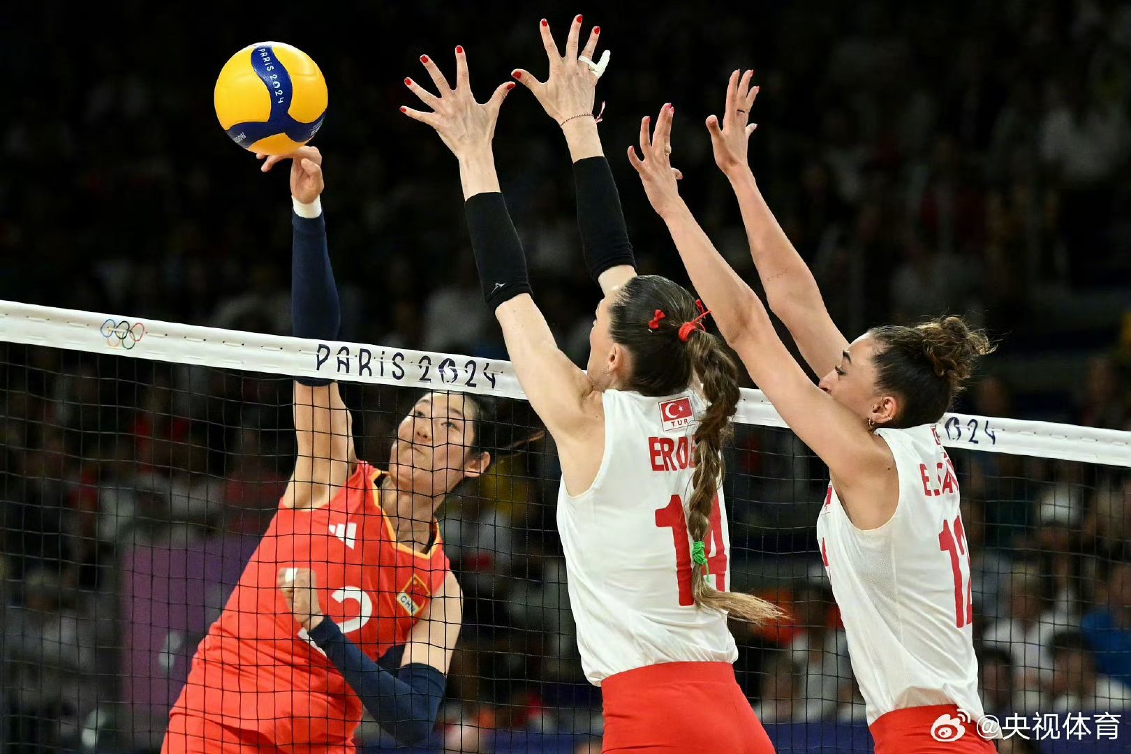 窗口期罗马调整名单以备荷甲冲刺阶段犹他爵士遗憾出局，连对手都承认：纽约尼克斯止住颓势备战中超